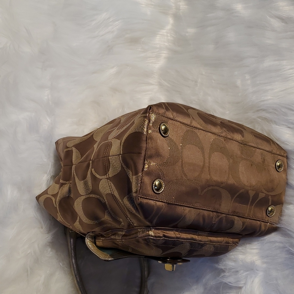 Coach Hamptons Signature C's W/ Turnlock Tote F15691 - Picture 8 of 16